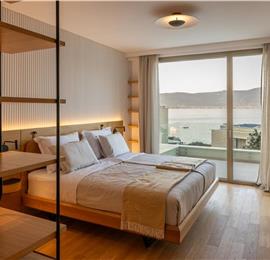 4-Bedroom Luxury Villa with Heated Pool, Ciovo near Trogir – Sleeps 8